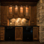 Beaver-Creek-mountain-modern-wet-bar-in-stone-veneer